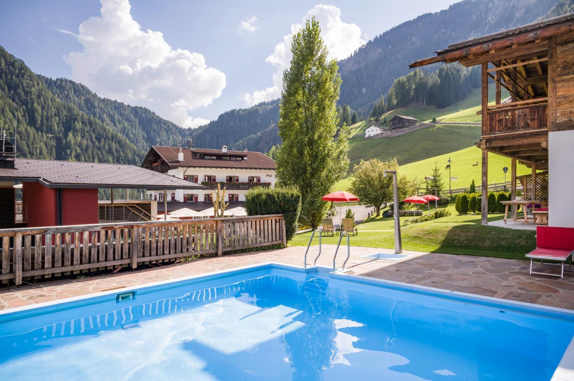 Hotel Platz Ortisei Bagian luar foto
