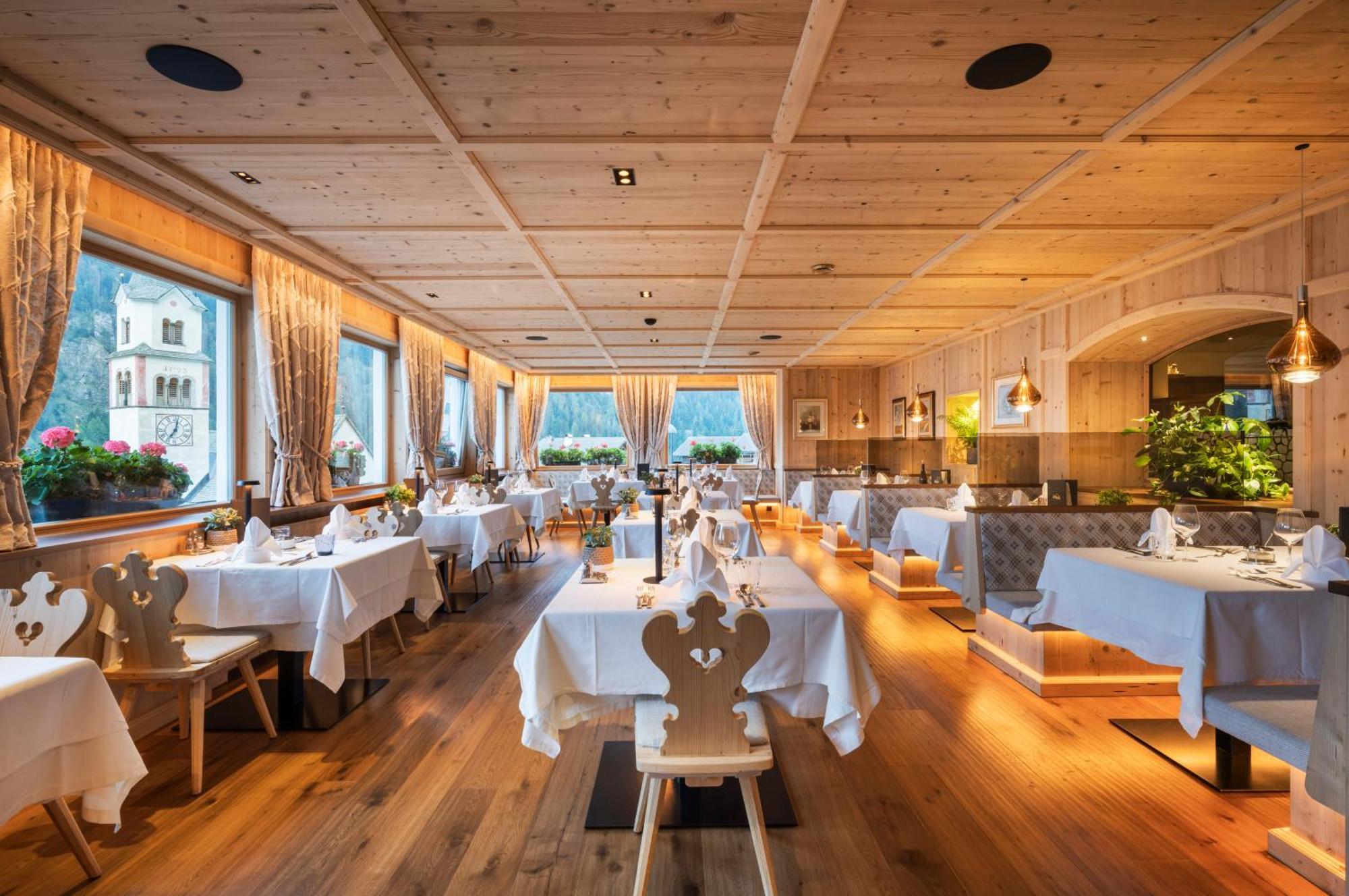 Hotel Platz Ortisei Bagian luar foto